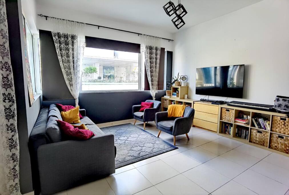 Marina View, 3 Min Walk To Metro And Beach Plus Free One Hour Boat Trip * Dubái