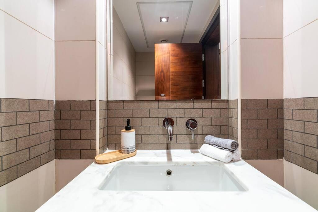 On Off Hh- Marina- Spacious Stylish 1br Dubaï
