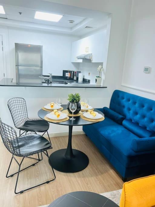 Greek Gods Luxury Jlt 1bhk With Stunning View Close To Metro Apartamento
