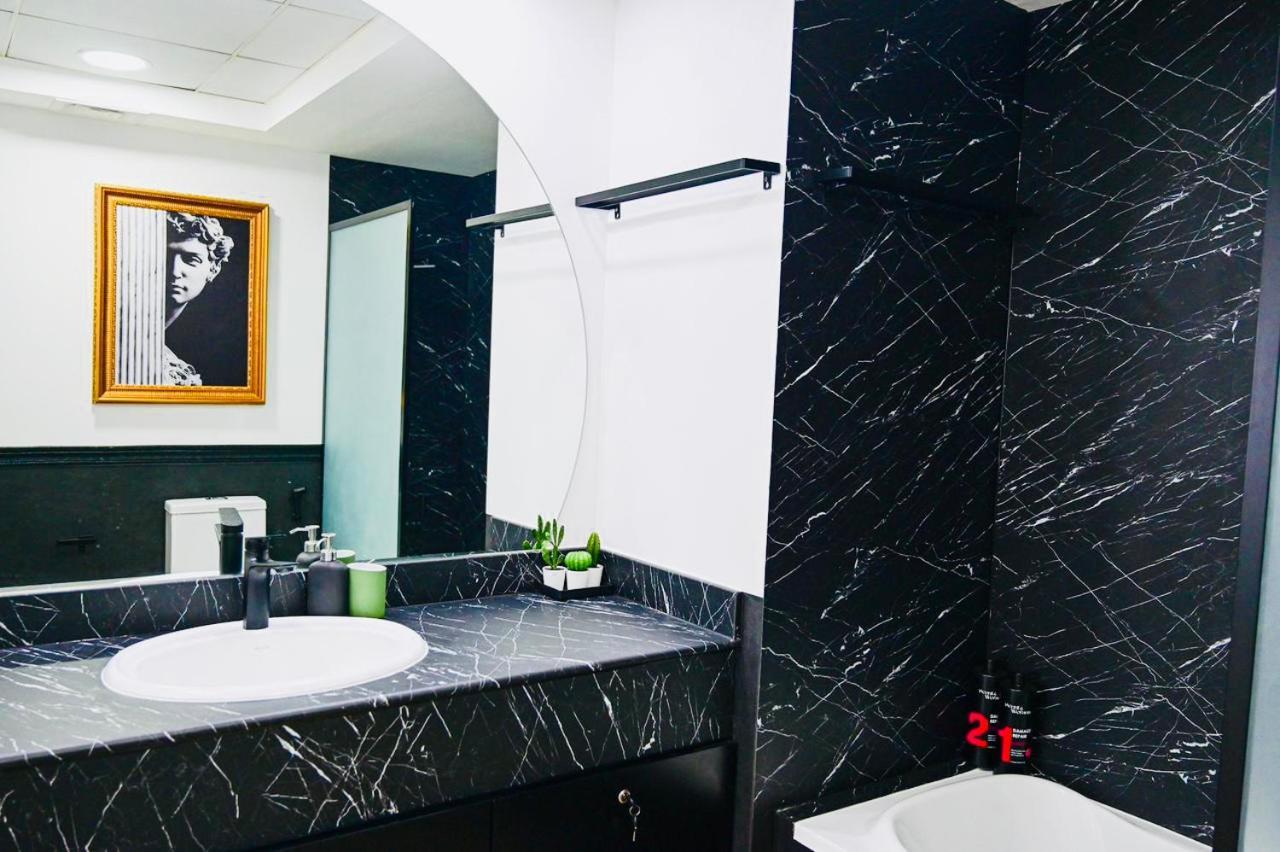 Greek Gods Luxury Jlt 1bhk With Stunning View Close To Metro Apartamento