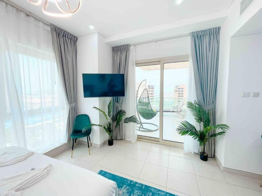 Royal Oceanic In Jbr By Happy Season Appartement