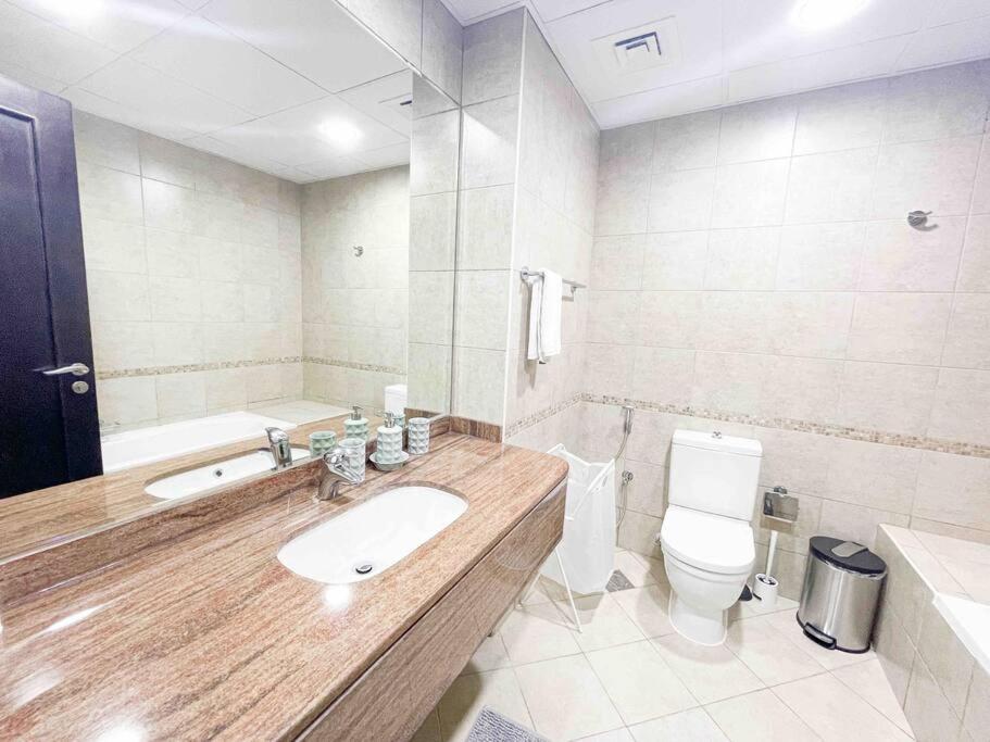 Royal Oceanic In Jbr By Happy Season Appartement