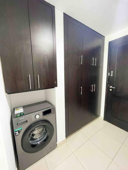Royal Oceanic In Jbr By Happy Season Apartemen Dubai