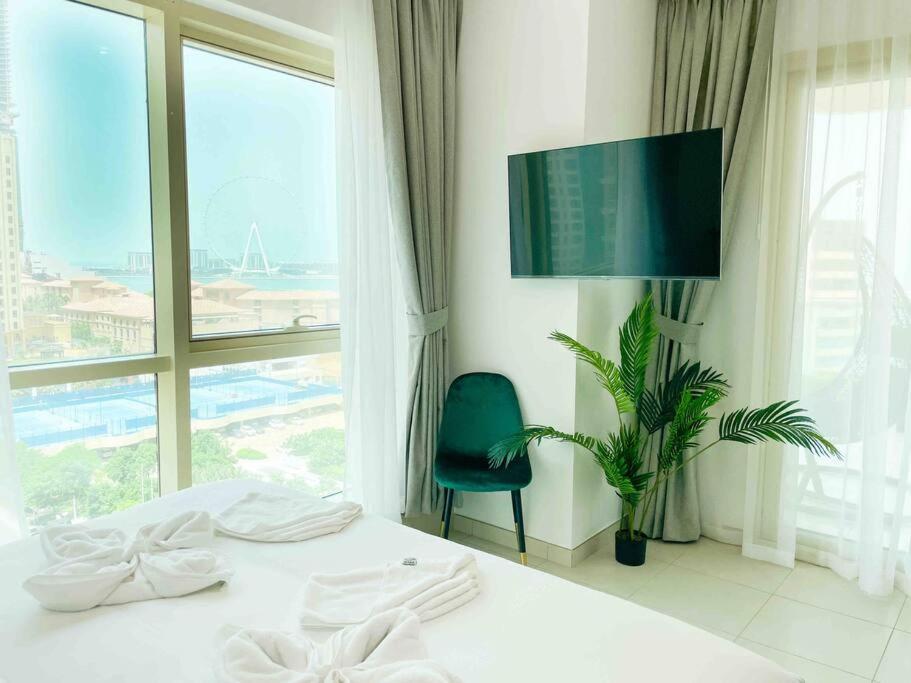 Royal Oceanic In Jbr By Happy Season Apartemen