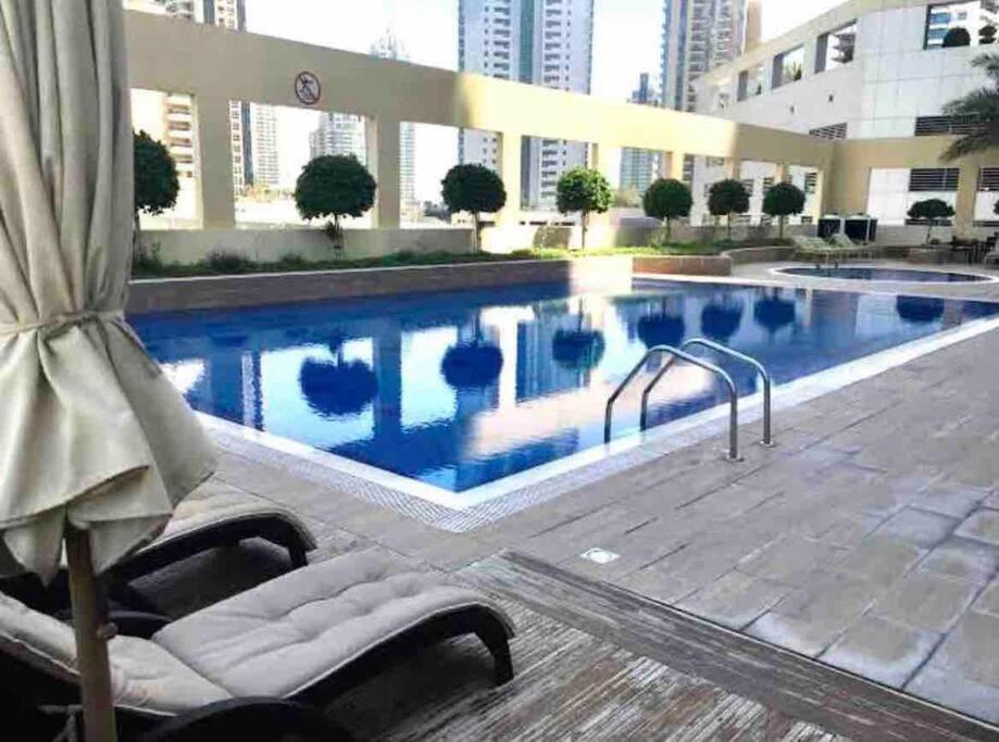 Apartemen Royal Oceanic In Jbr By Happy Season *