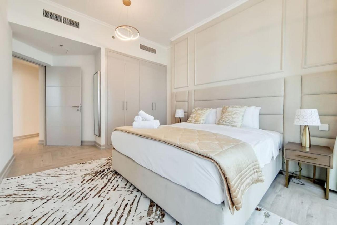Torch Tower, 2 Bedroom - Glamorous Two Bedroom Apartment *