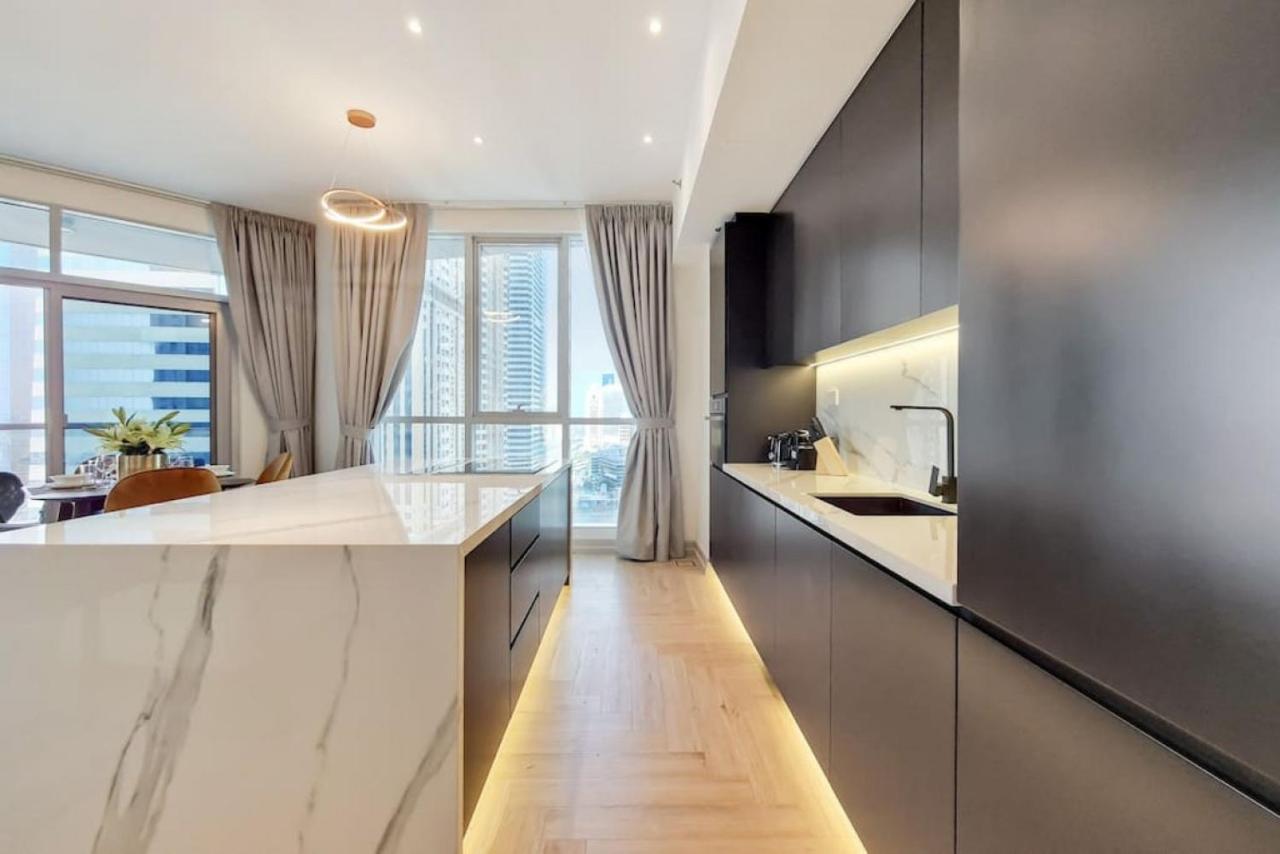 Torch Tower, 2 Bedroom - Glamorous Two Bedroom *