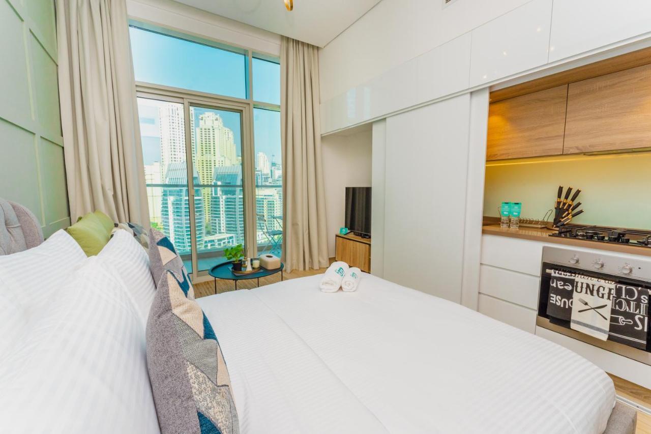 Fam Living - Marina Marvel - With Breathtaking Views In One Tower