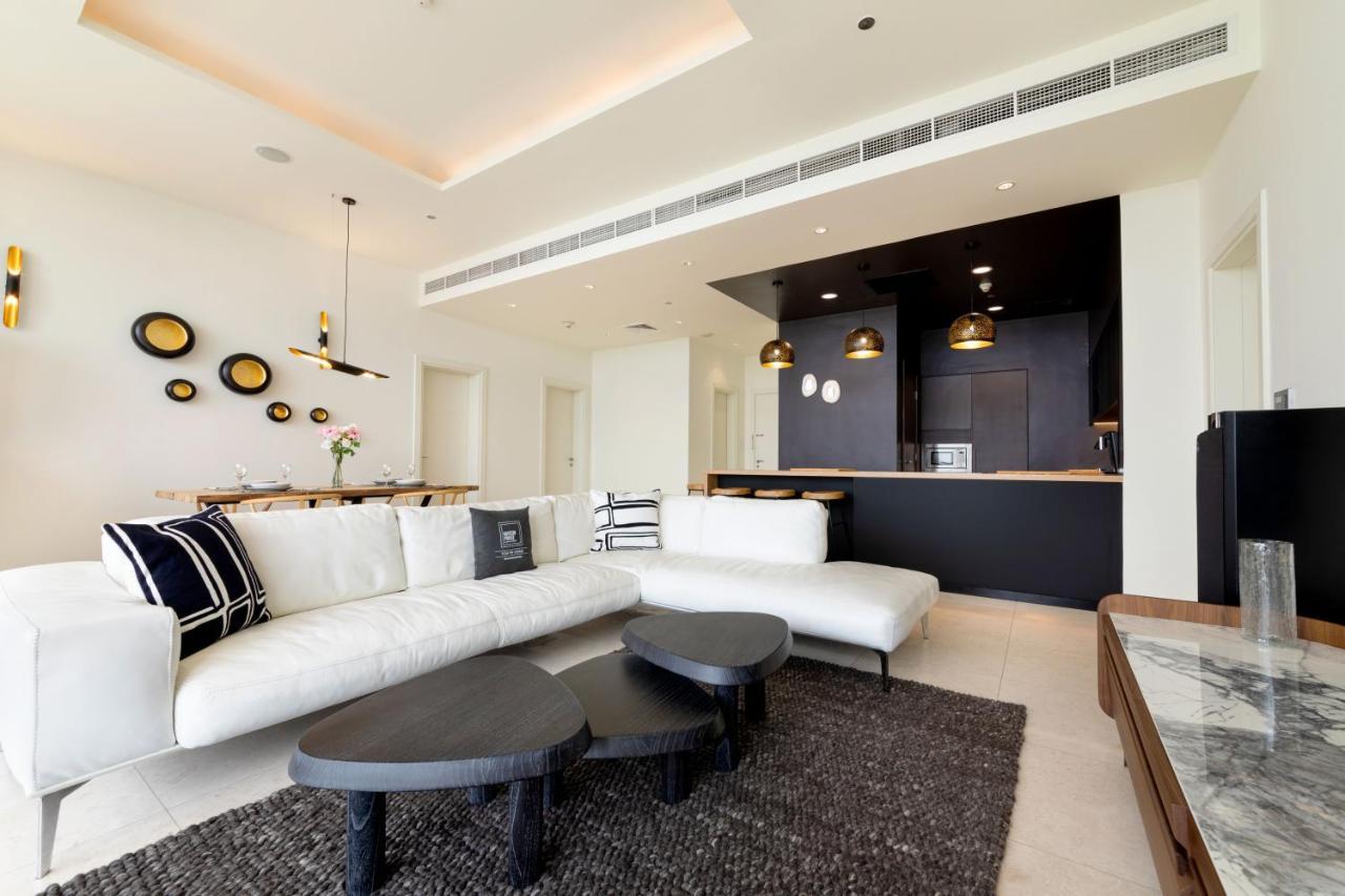 Apartamento Maison Privee - Palm Jumeirah Luxury Apt W Access To Exclusive Beach, Pool, And Gym