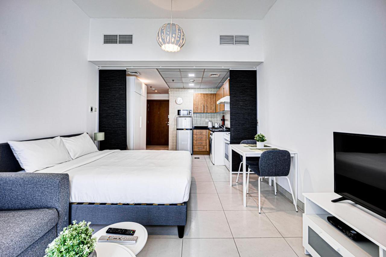 Canal View In Marina Apartemen