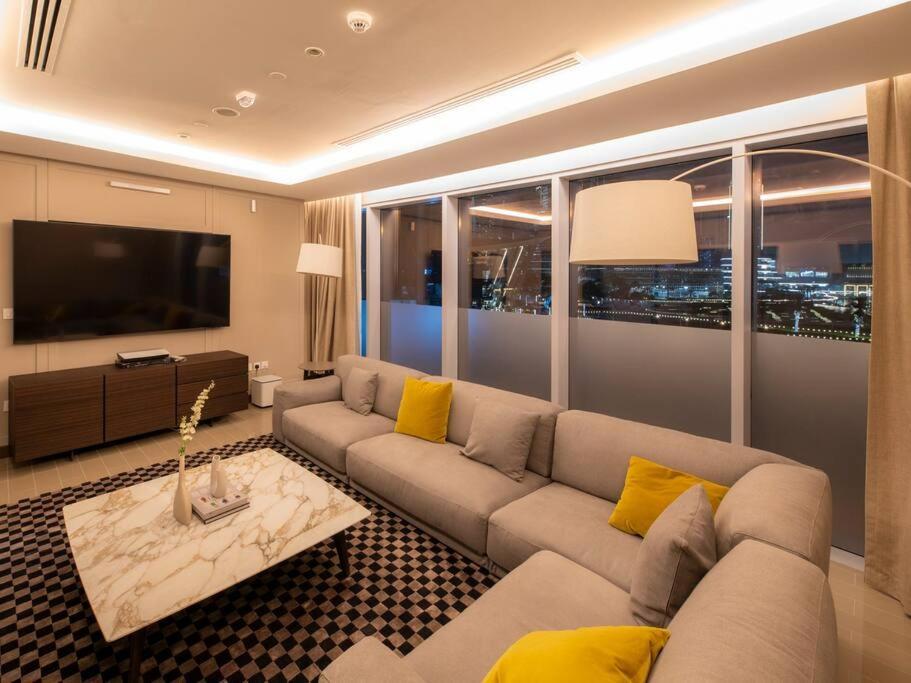 First Class Penthouse With Full Burj Khalifa And Fountain View Apartamento Dubái