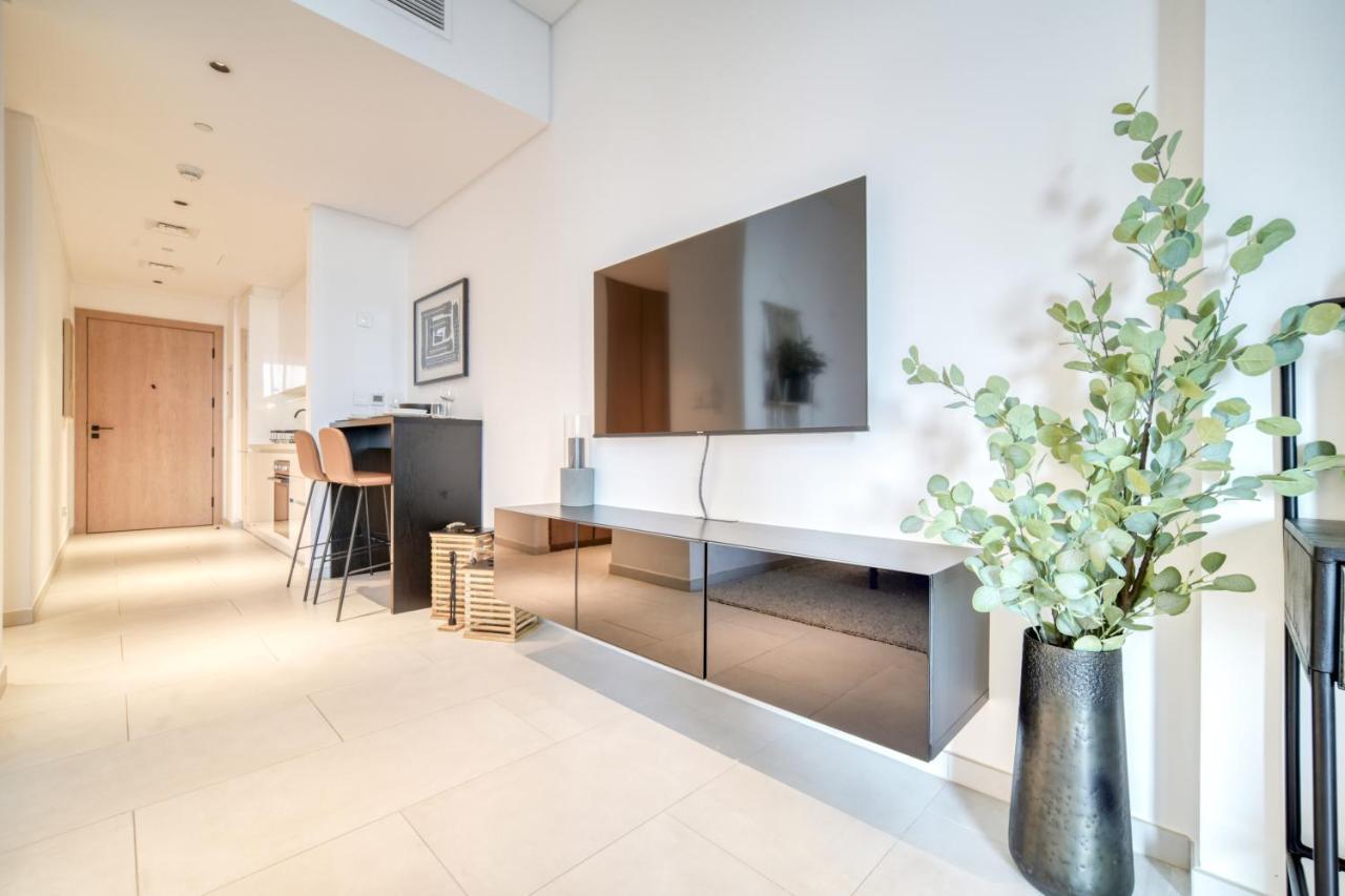Marquise Square, Business Bay - Mint Apartment Dubai