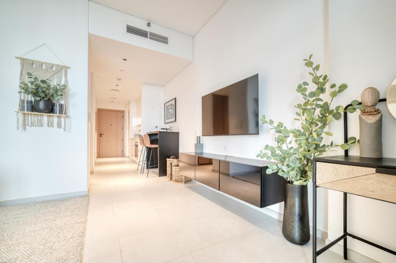 Marquise Square, Business Bay - Mint Apartment Dubai