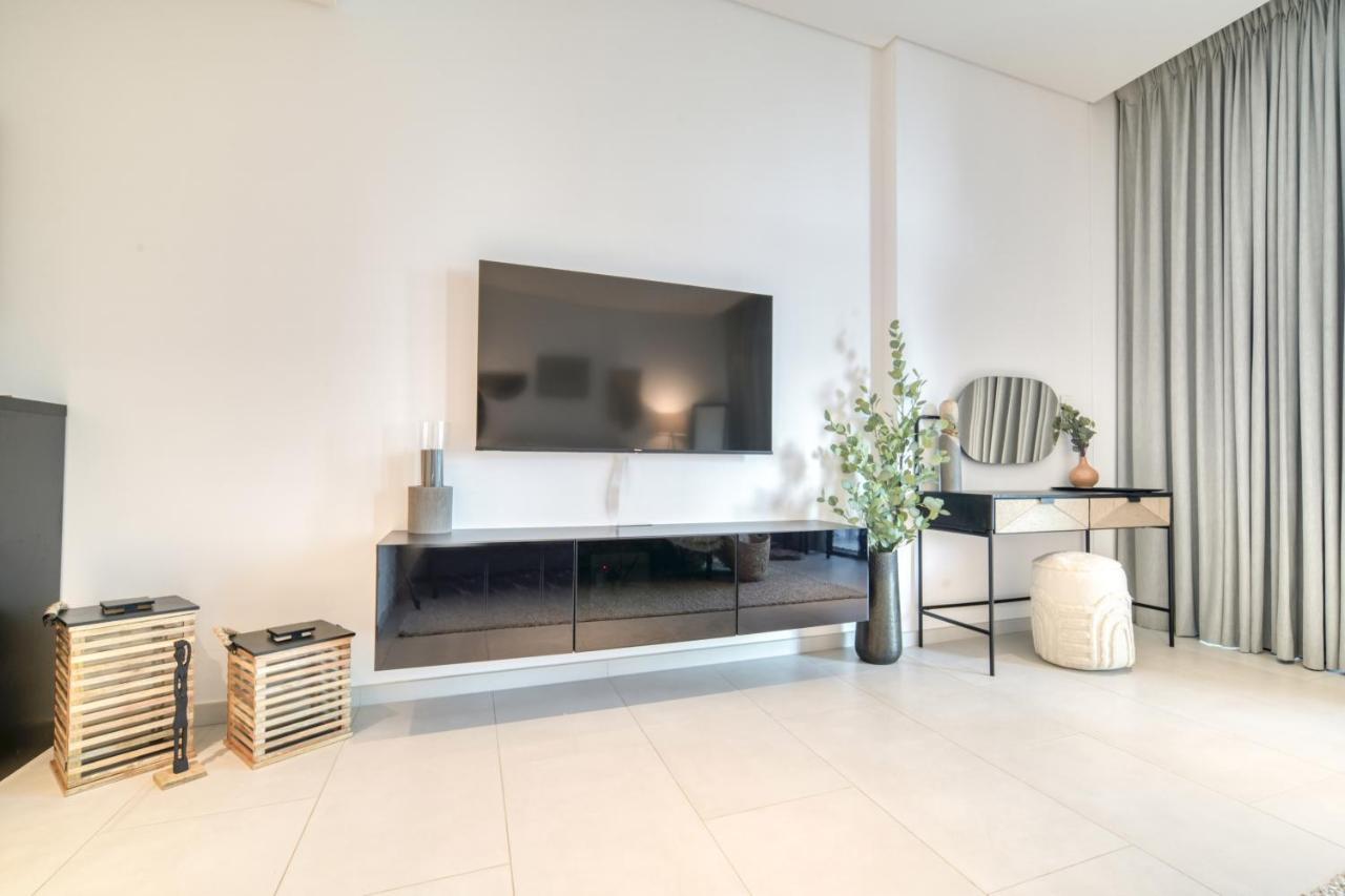 Marquise Square, Business Bay - Mint Apartment Dubai