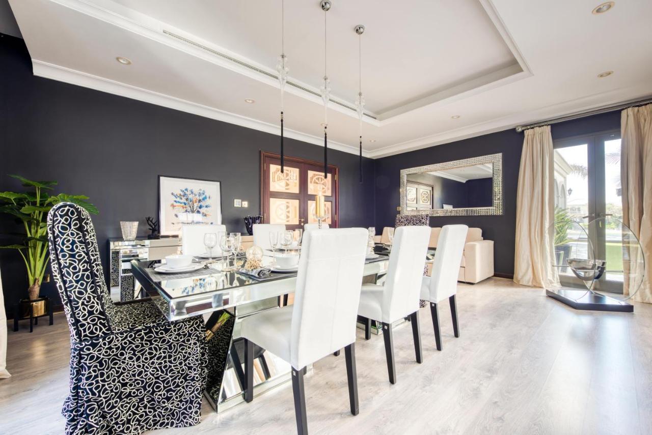 Villa Maison Privee - Glamourous Beachfront On The Palm With Pool Dubái