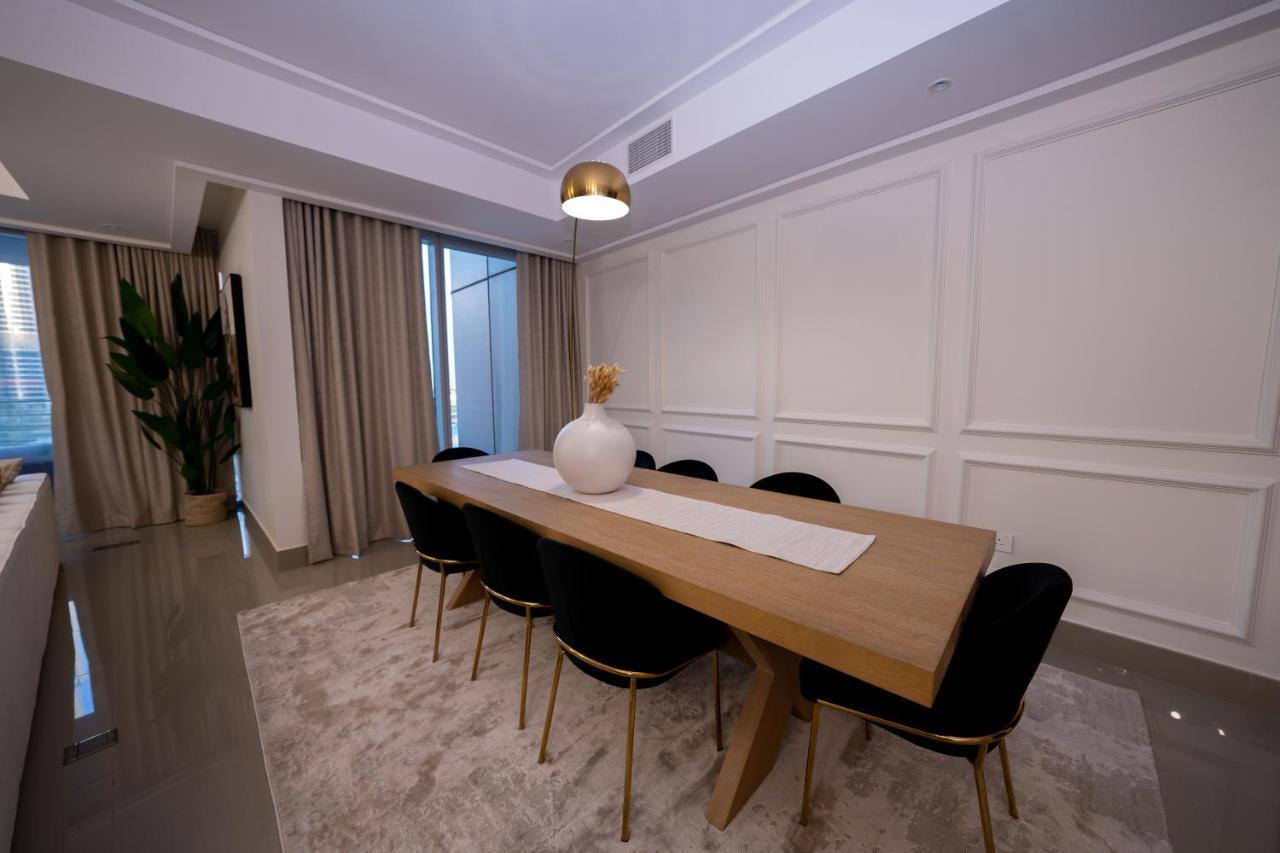 Majestay - Luxury Living Apartemen *