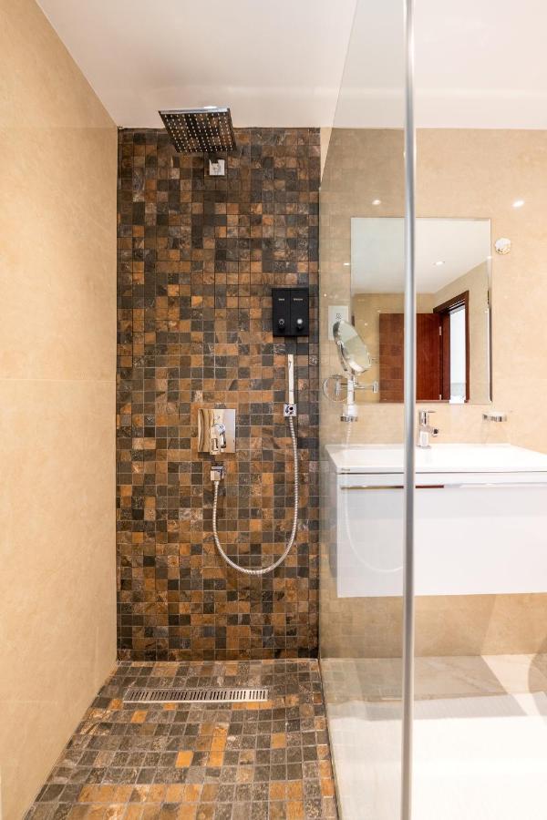 Deluxe Retreat In Jbr - Million Dollar View - Balcony Dubái