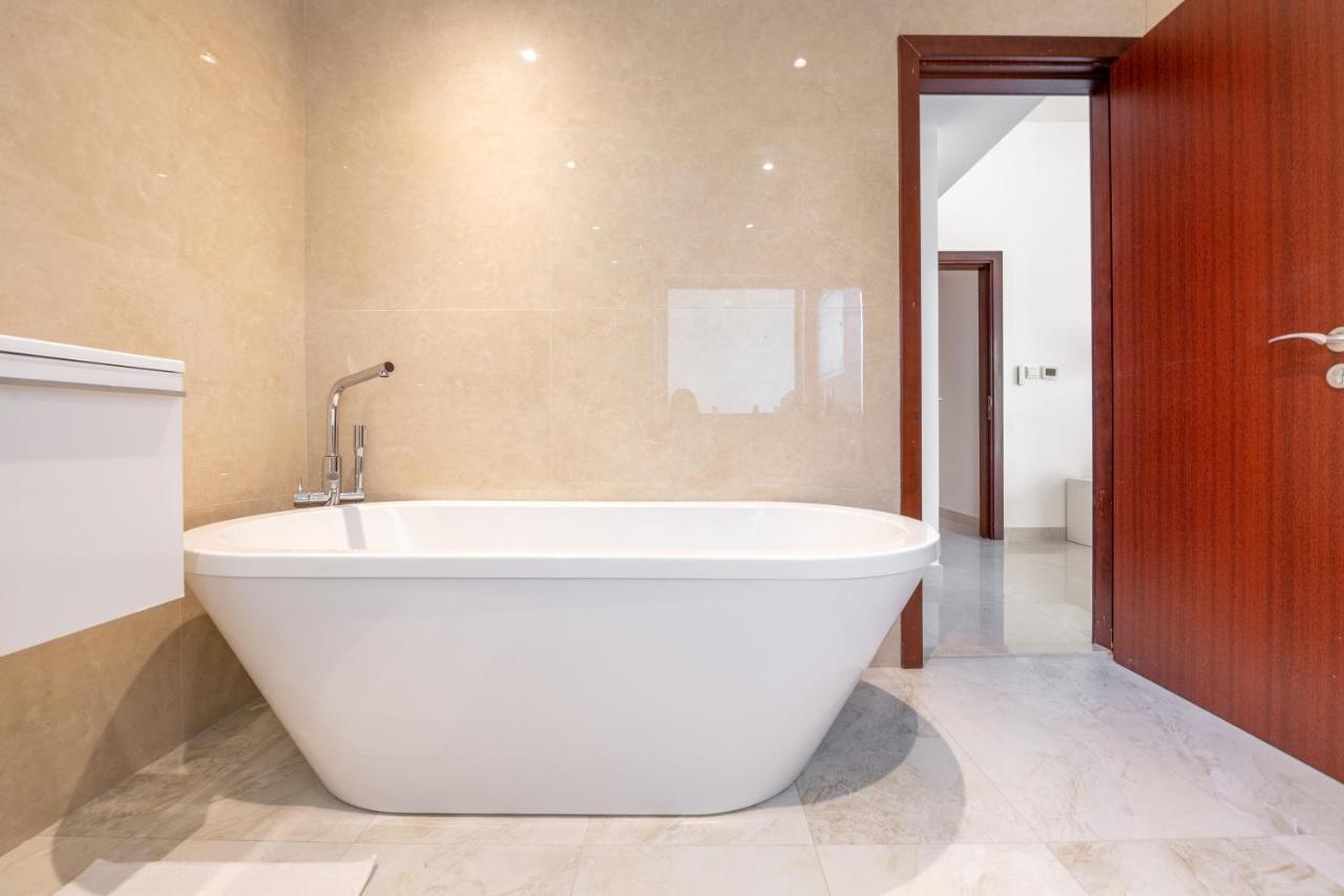 Deluxe Retreat In Jbr - Million Dollar View - Balcony Apartamento