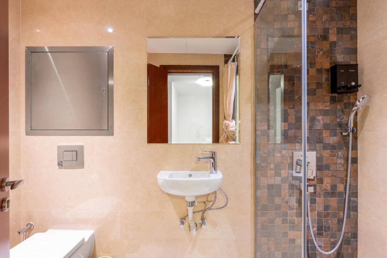 Apartamento Deluxe Retreat In Jbr - Million Dollar View - Balcony *