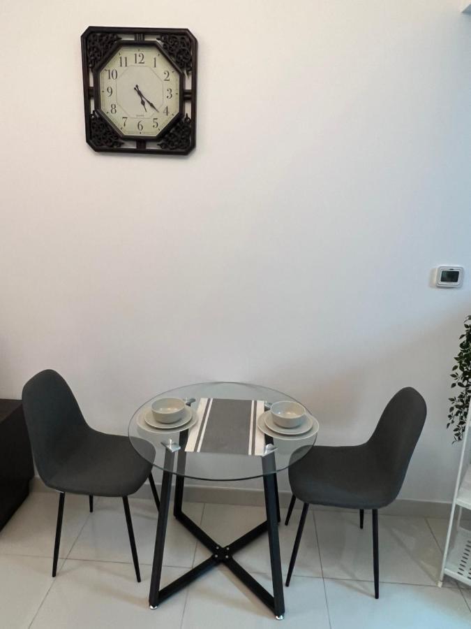 A Cozy In Sports Apartment Dubai