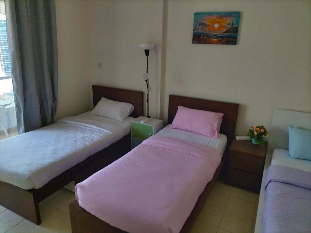 Lägenhet Amazing 2 Bed In Tecom 6 Pax Dubai