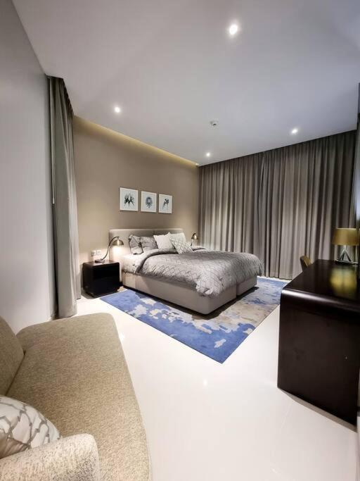 Amazing Business Bay B27 Apartment *