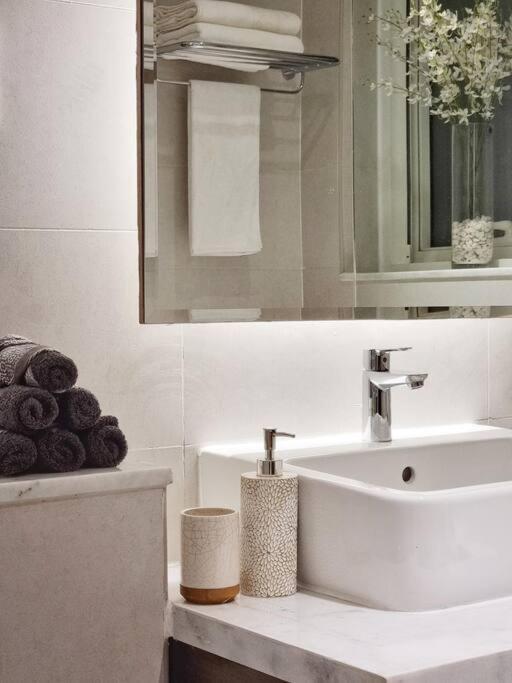 Amazing Business Bay B27 Apartment