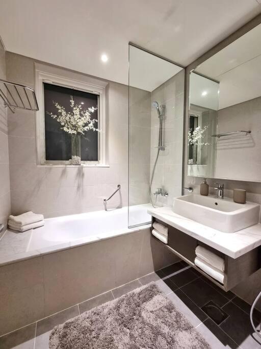 Amazing Business Bay B27 Apartment