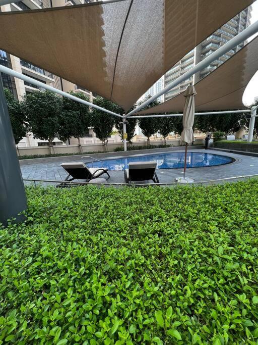 Apartament Luxurious 2 Bed Sleeps 6 In Downtown Dubai