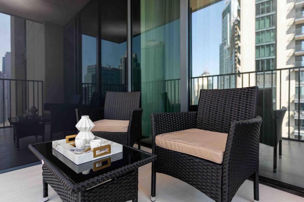 Luxurious 2 Bed Sleeps 6 In Downtown Apartament