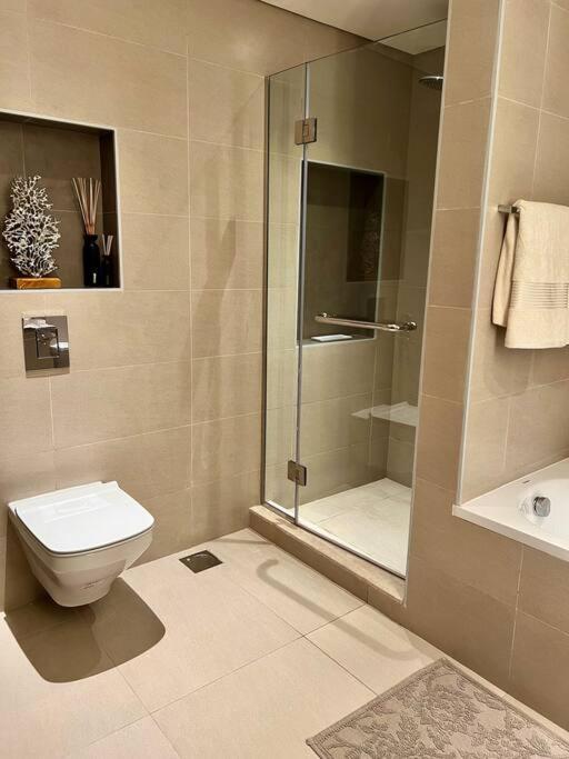Luxurious 2 Bed Sleeps 6 In Downtown Apartament *