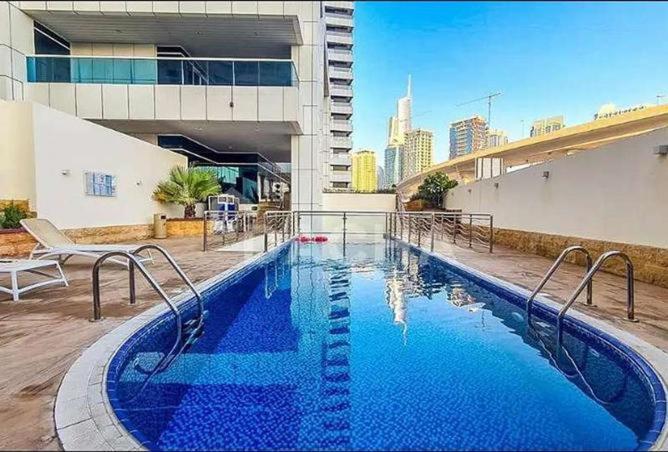 New Arabian Opal Tower Marina *