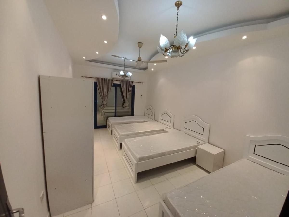 Apartamento Low Priced New Residential For Rent In Near Dafza Metro Station