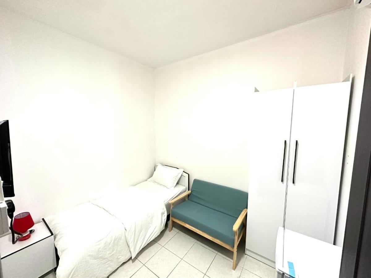 Low Priced New Residential For Rent In Near Dafza Metro Station Dubái