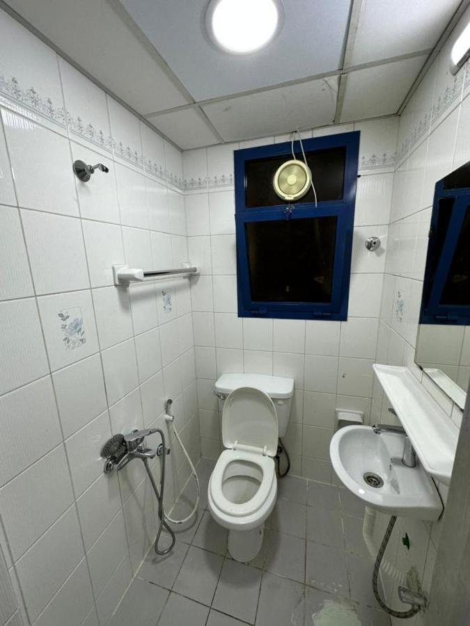 Apartamento Low Priced New Residential For Rent In Near Dafza Metro Station *