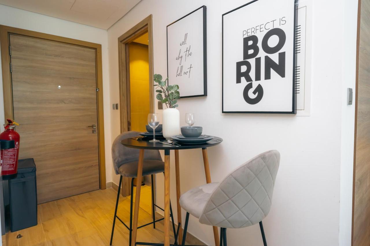 Fam Living - Marina Marvel - With Breathtaking Views In One Tower Apartemen *