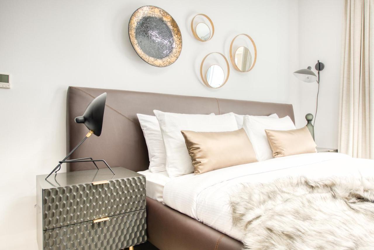 Maison Privee - Radiant Urban Retreat With Iconic Burj Khalifa Vws Dubái