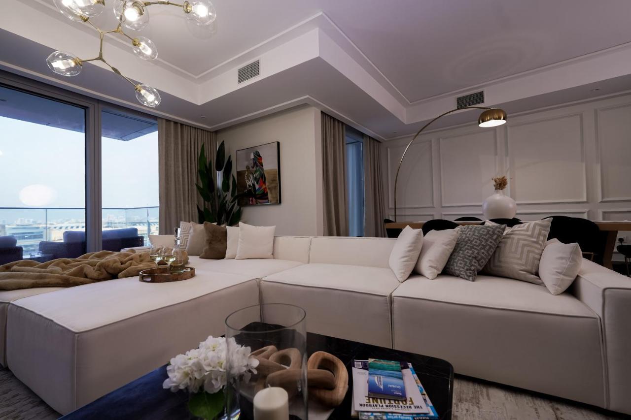 Majestay - Luxury Living Apartemen *