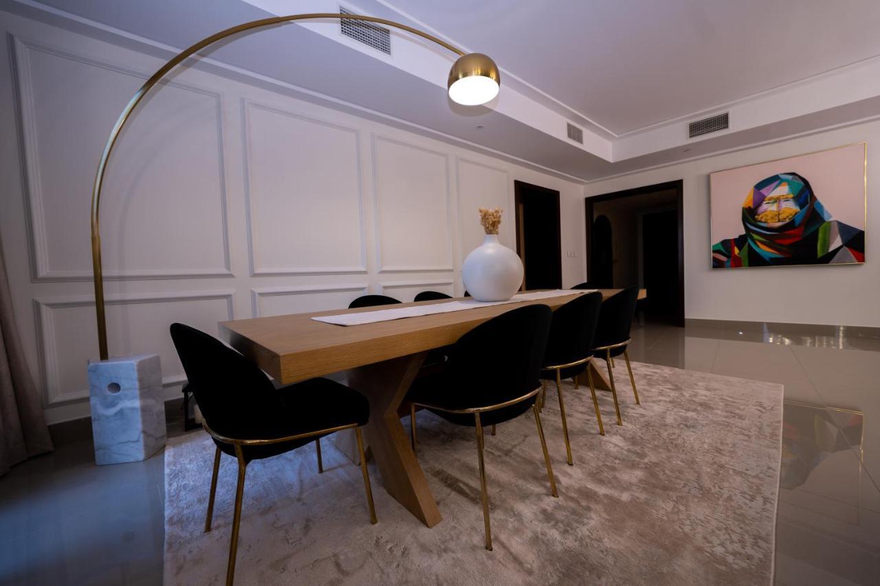 Majestay - Luxury Living Apartemen *