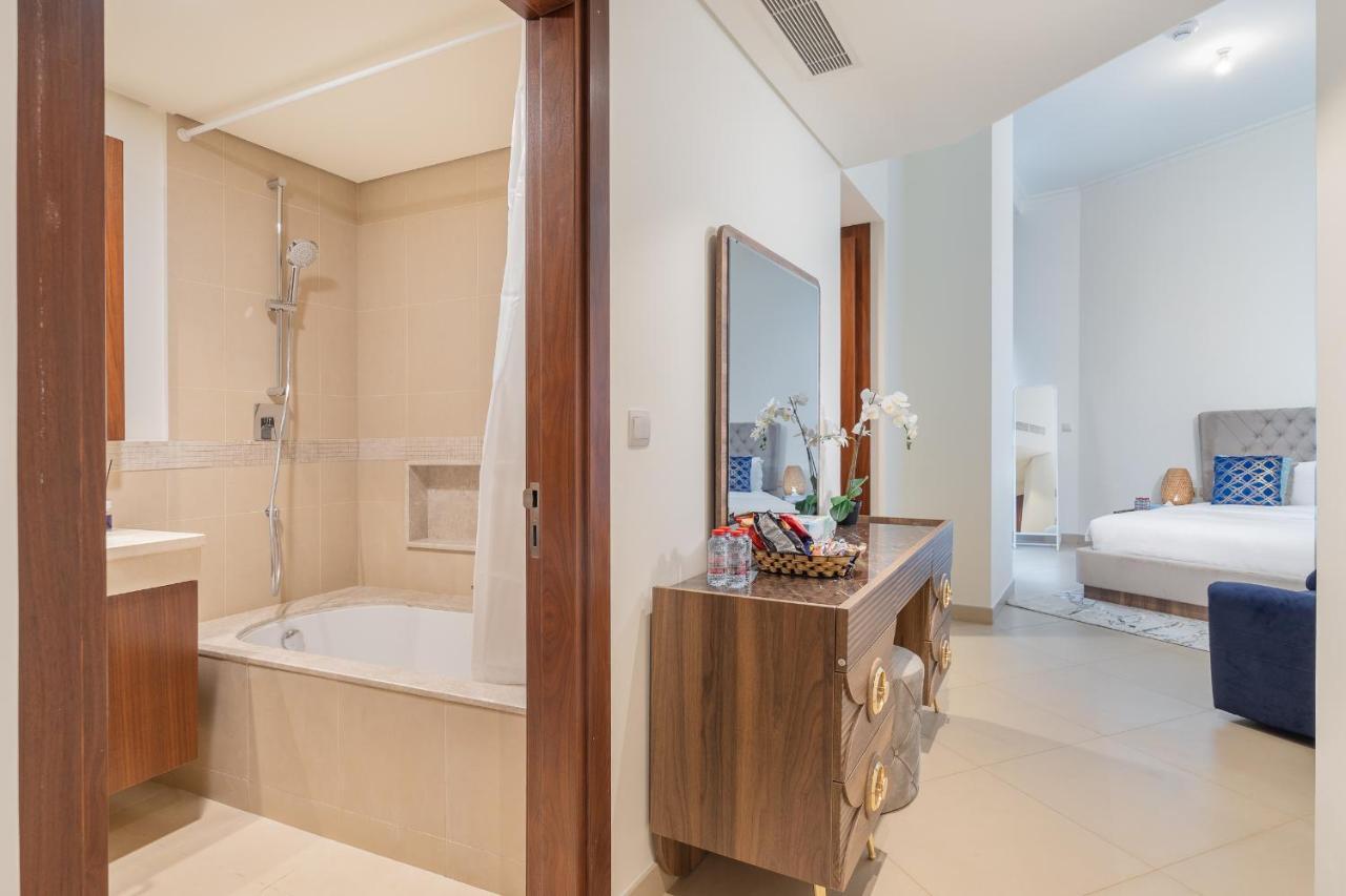 Trinity Holiday Homes - Burj Vista Downtown Apartament Dubai