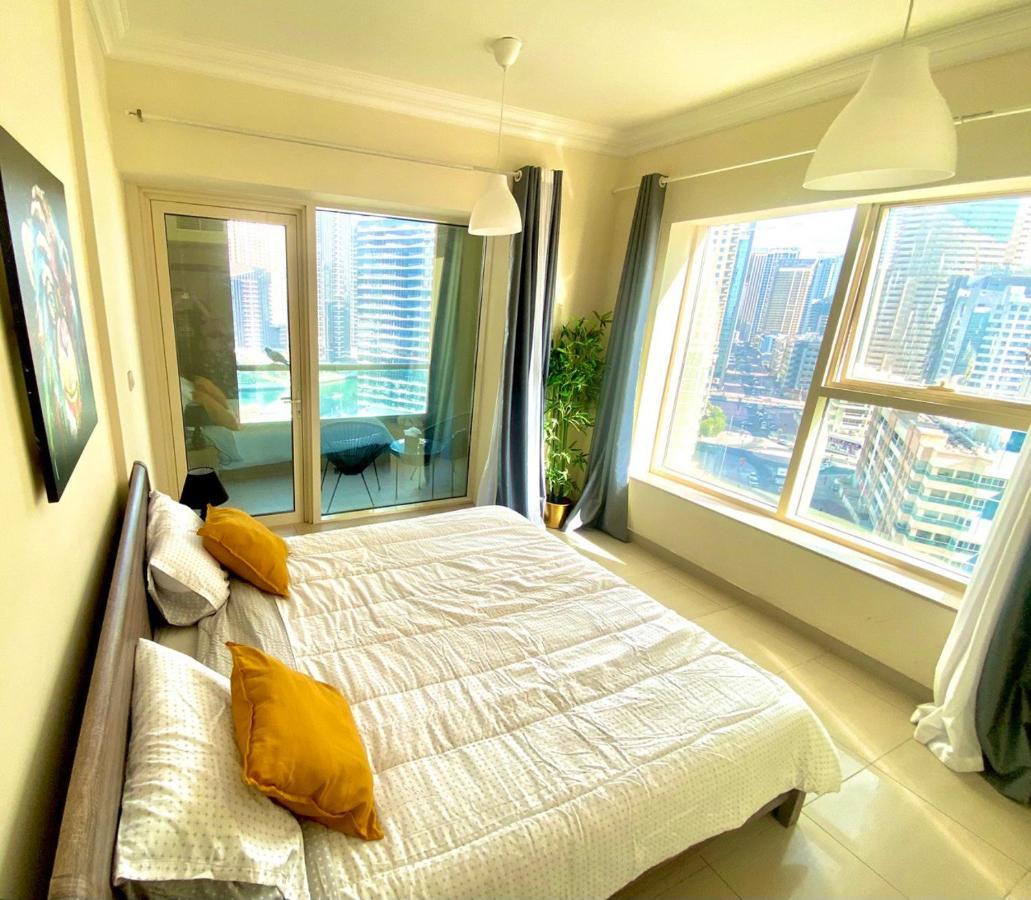 Amazingview, In Marina. *