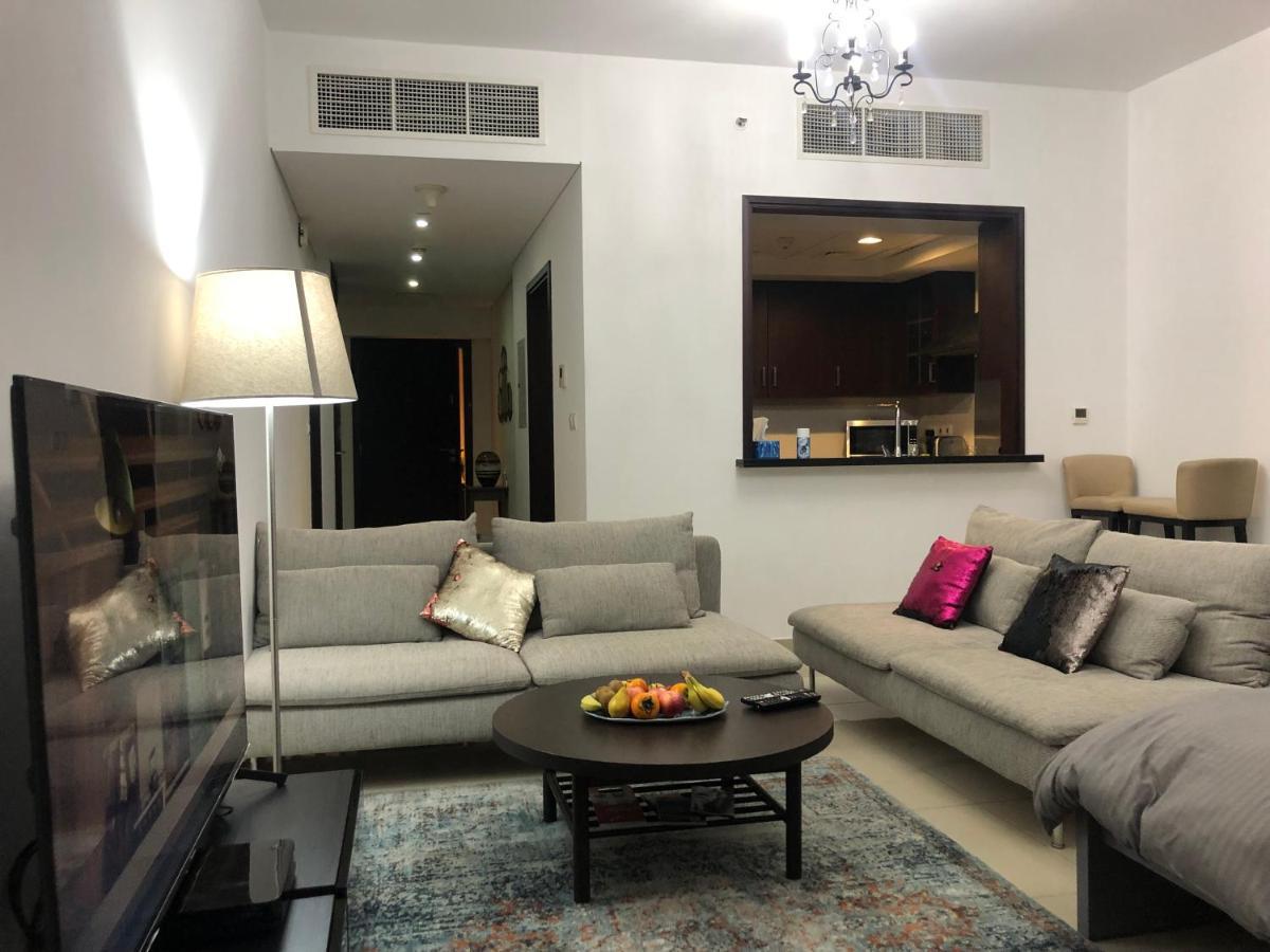 Downtown Boulevard One Bedroom Apt In 29 Blvd غرفة وصالة Burj & Fountain View Master Bedroom Plus 2 Single Beds In Living Apartemen