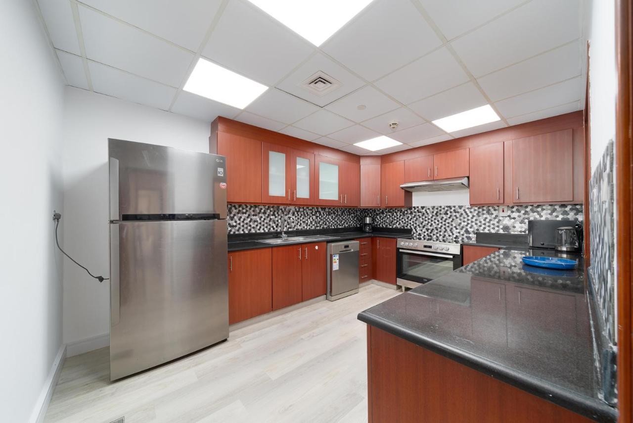 Spacious 7-bedroom Serviced On Jbr Walk * Dubaï
