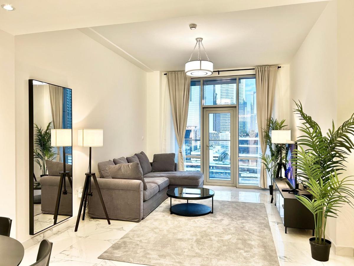Stunning 1bedroom With Balcony In Al Habtoor Apartamento