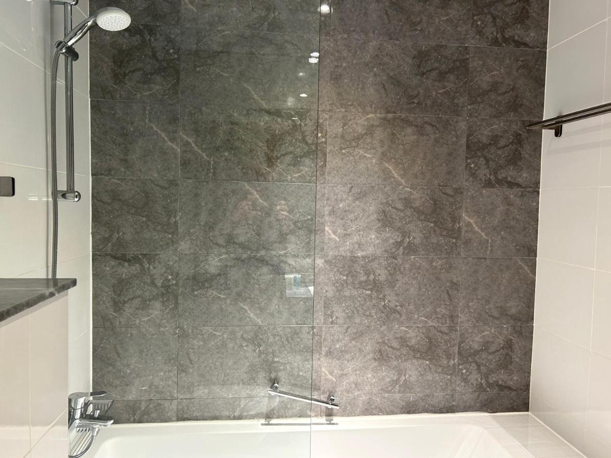 Stunning 1bedroom With Balcony In Al Habtoor Apartamento