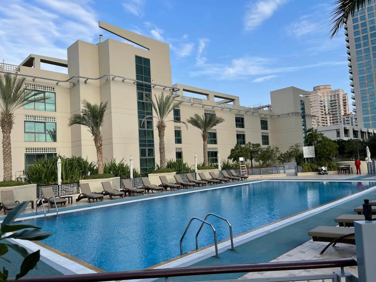 Reverie Stays - Spacious Panoramic 1br With Views - Sleeps 3 Dubaï