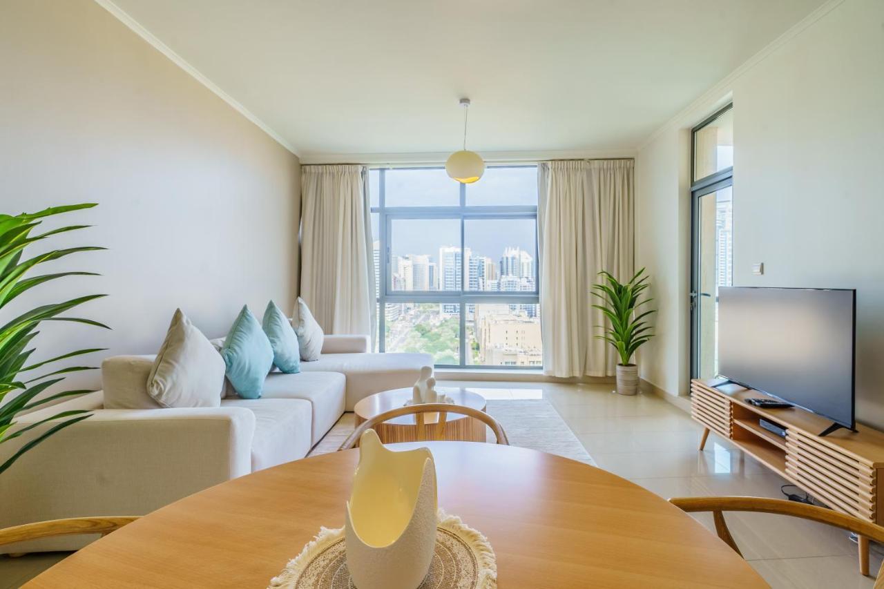 Reverie Stays - Spacious Panoramic 1br With Views - Sleeps 3