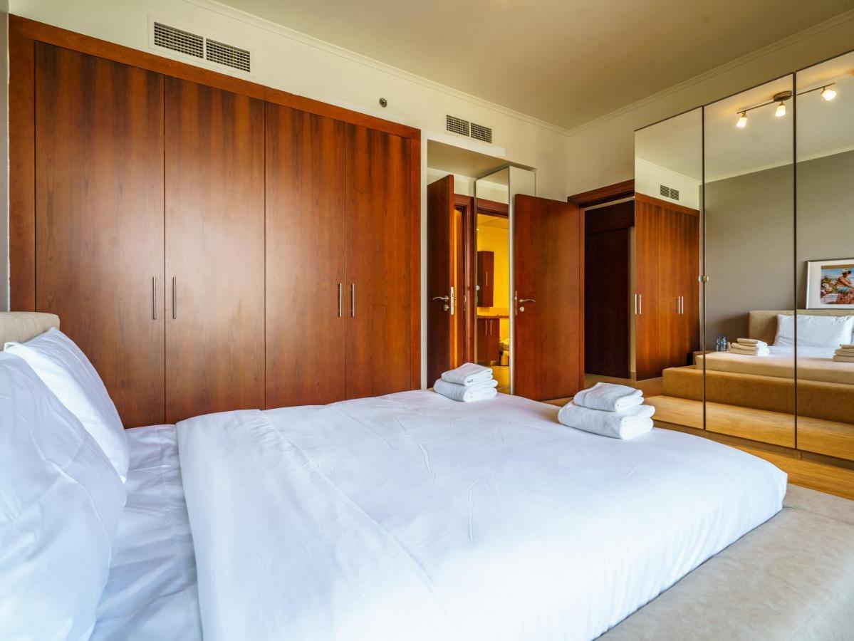 Reverie Stays - Spacious Panoramic 1br With Views - Sleeps 3 Appartement