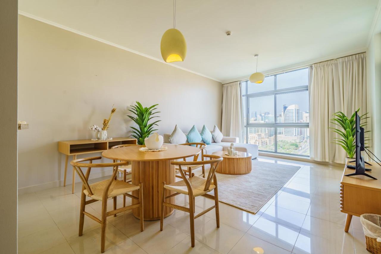 Reverie Stays - Spacious Panoramic 1br With Views - Sleeps 3 Appartement