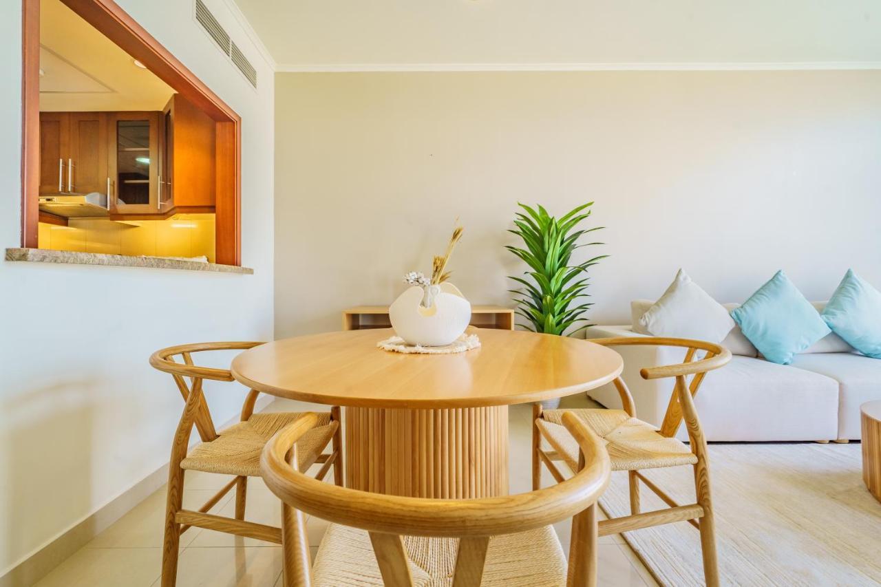 Reverie Stays - Spacious Panoramic 1br With Views - Sleeps 3